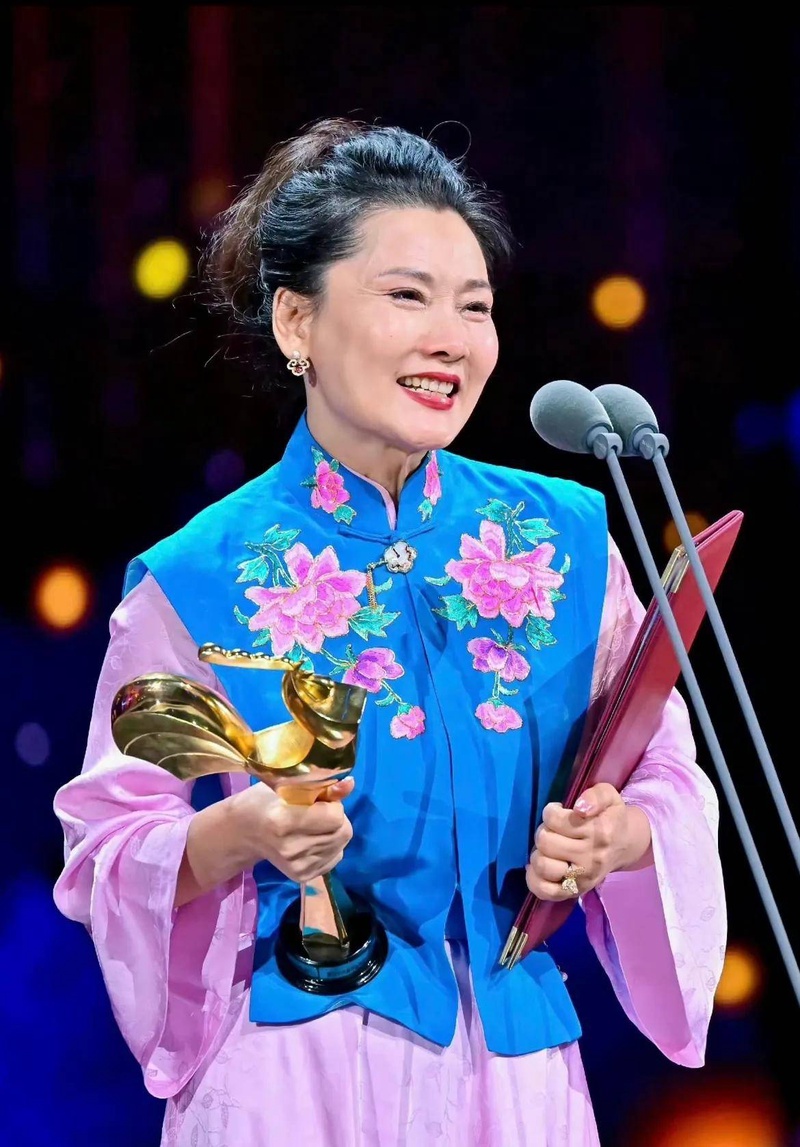 何赛飞